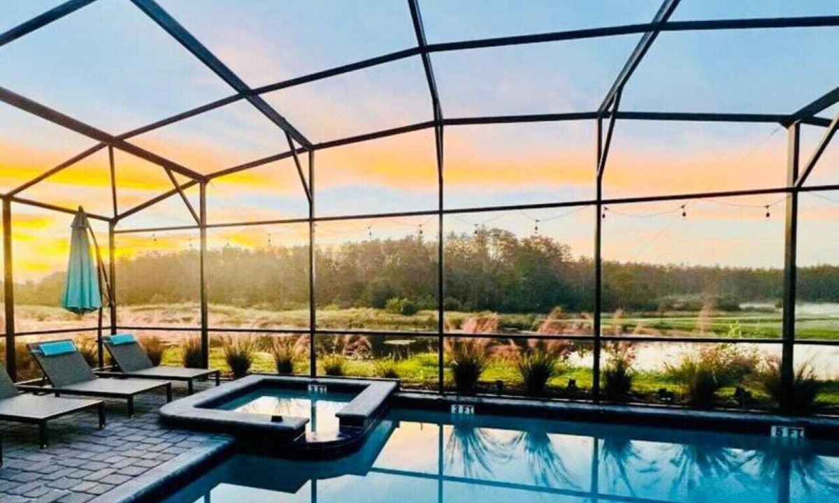 Kissimmee Villa | Top Luxury Villa Storey Lake Mins to Disney