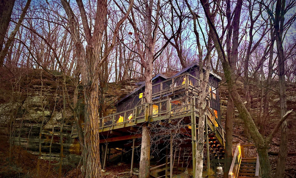Ottawa Resort | Treehouse 3 - Treehouses at Starved Rock