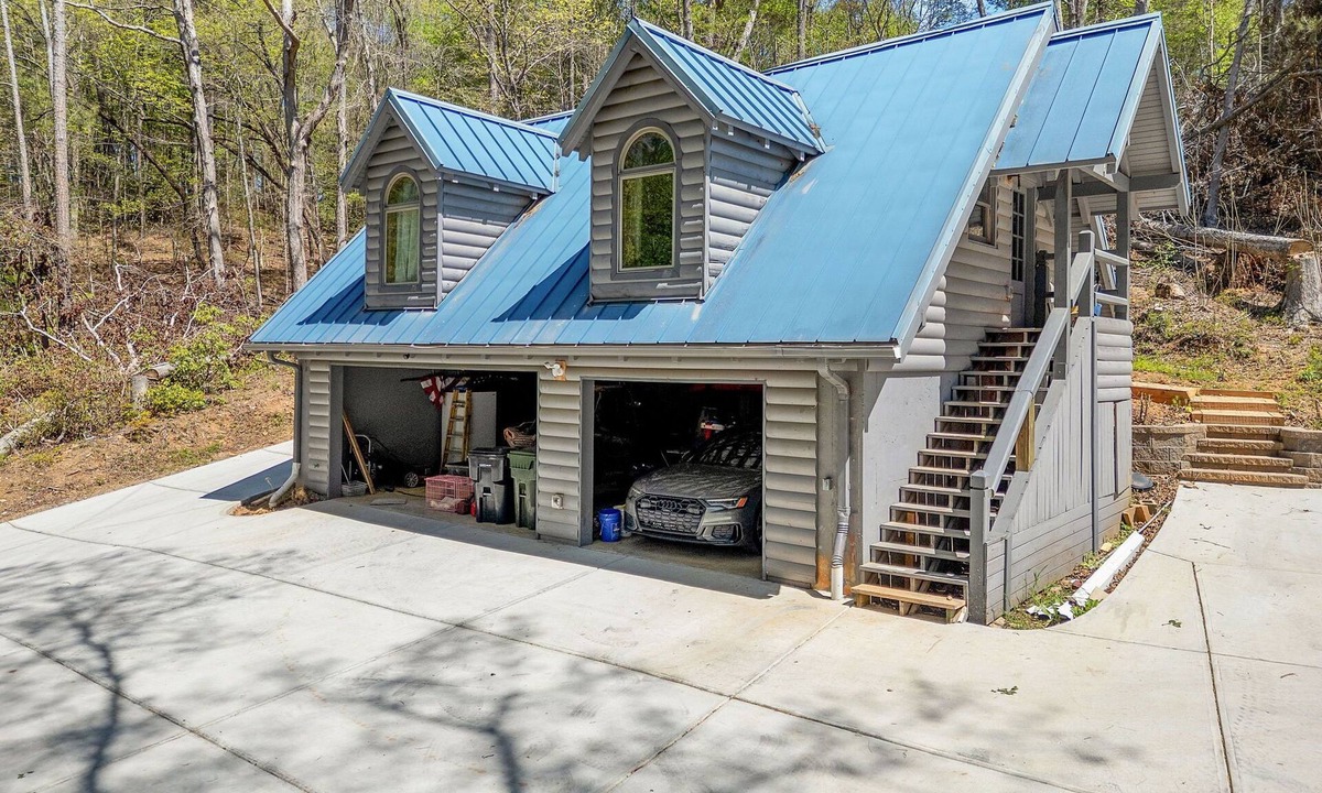 Waleska Apartment | Treehouse couples retreat