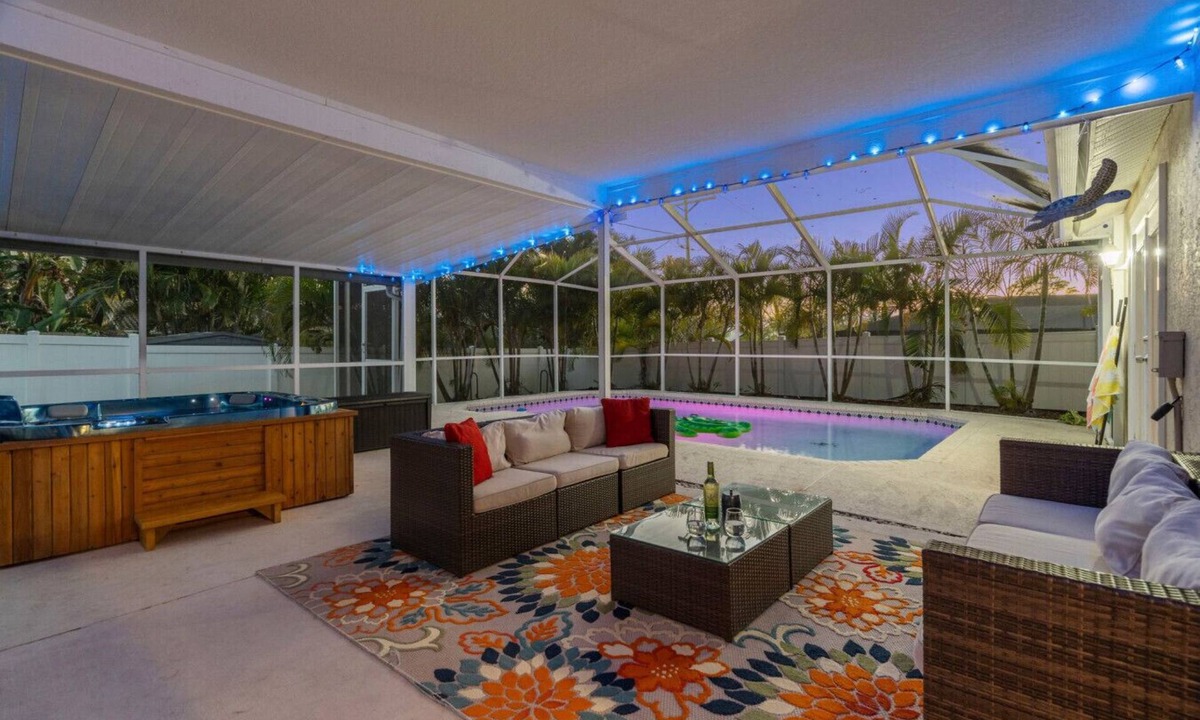 Bayhaven House | Turtle Tide|Saltwater Pool, Hot Tub, 5min to Beach