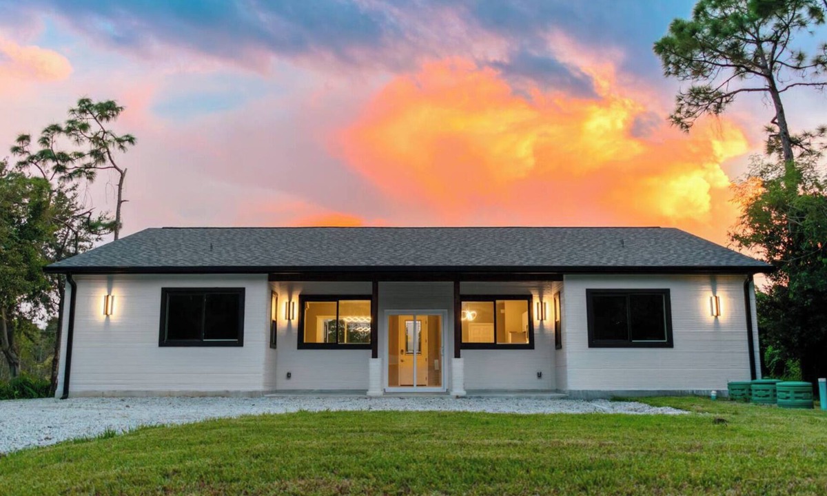 Tropic House | Unique 3D-Printed Home – Short Drive to Beach
