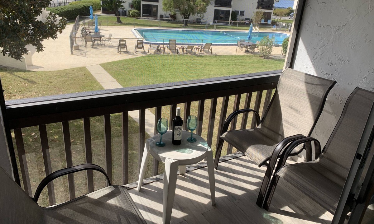 Winter Haven Condo | Updated 2 Bedroom Condo On Lake Lulu