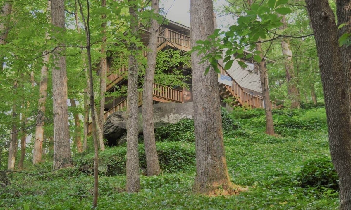 Chimney Rock House | Updated Chimney Rock cabin - Views & River Sounds