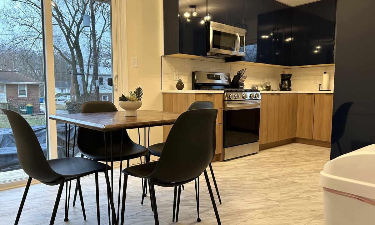 Miller Beach House | Updated Home Near Indiana Dunes And National Park