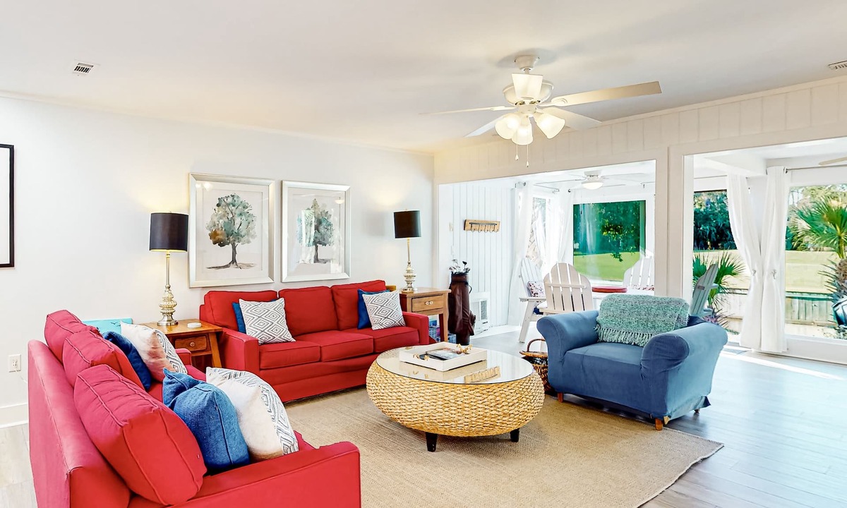 Sea Pines Condo | Updated, waterfront condo with amazing lagoon & golf views from the sunroom