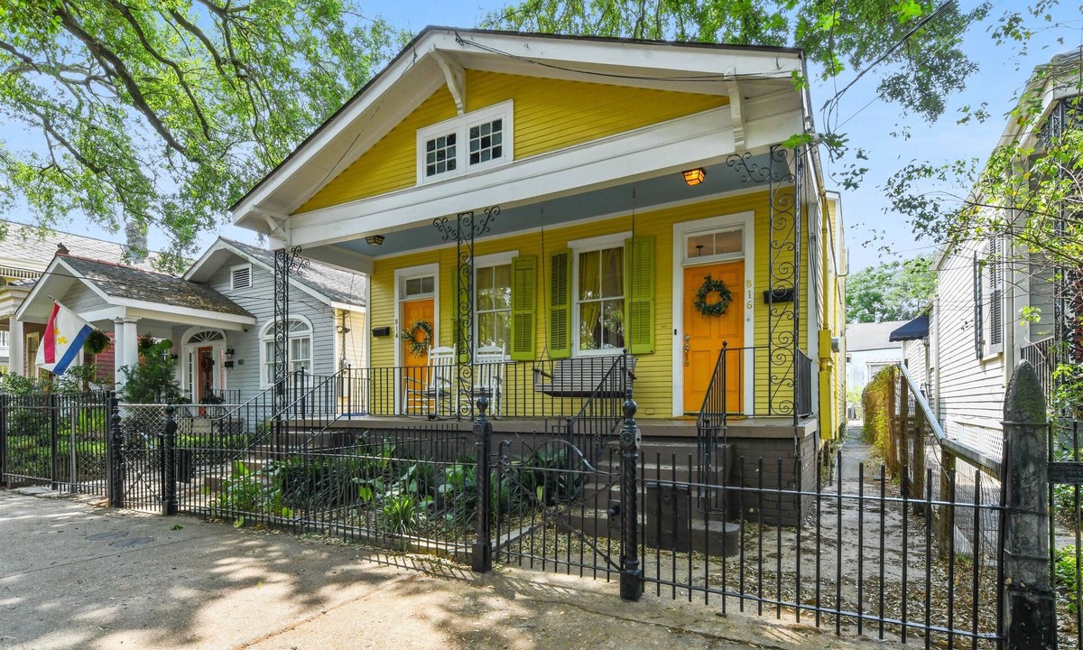 Faubourg Delachaise House | Uptown double near shopping, restaurants and bars!