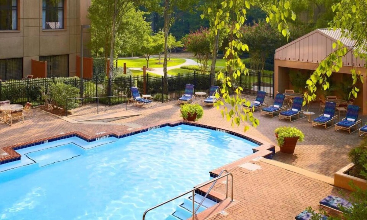 Gwinnett Place House | Vacation Day Is Always A Great Idea! Enjoy Comfortable unit and Pool access