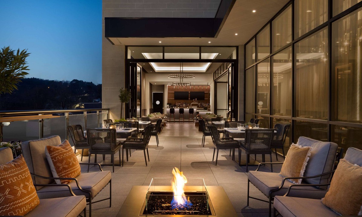 Homewood Hotel | Valley Hotel Homewood Birmingham, Curio Collection by Hilton