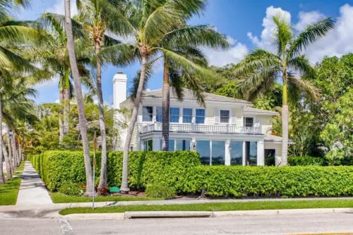 West Palm Beach House | Villa Dolce Vita - Luxuriate in Sweeping Intracoastal Views of Palm Beach