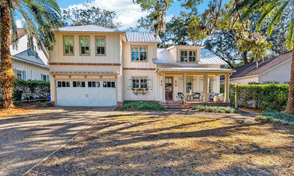 King City House | Village Oaks Escape – Walk to Sand & Village Pier