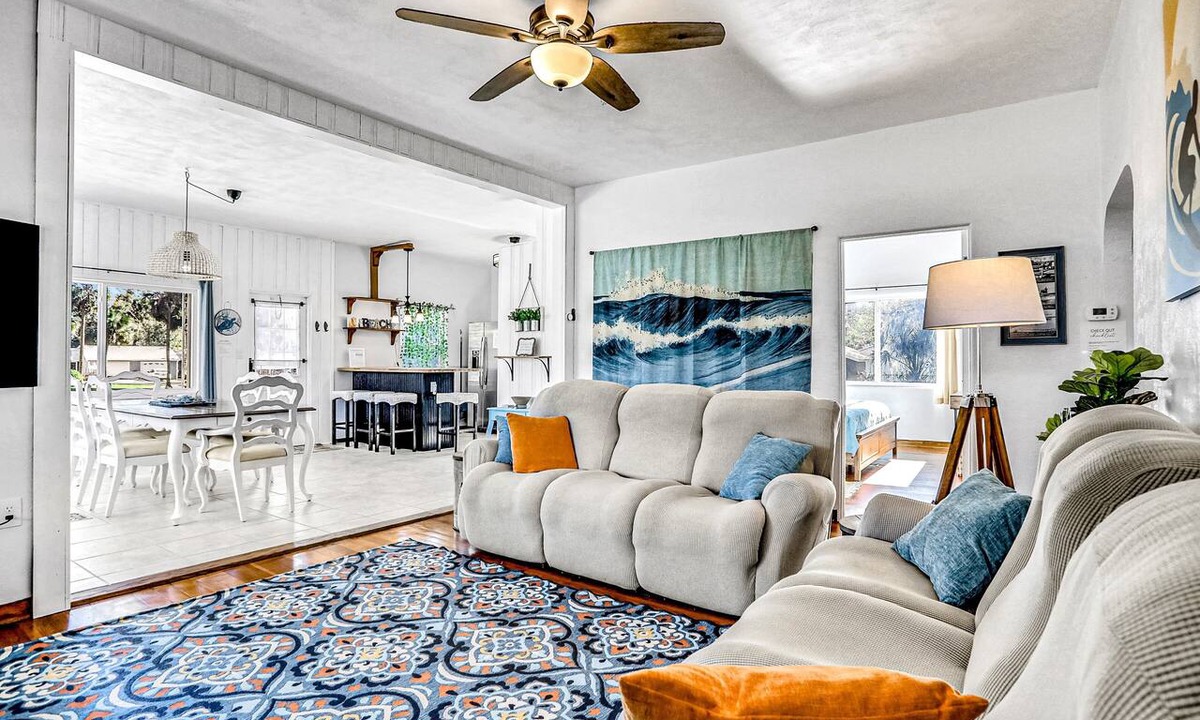 Edgewater Condo | Vintage Cottage Near Water Access w/Boat Parking & Easy Beach Drive