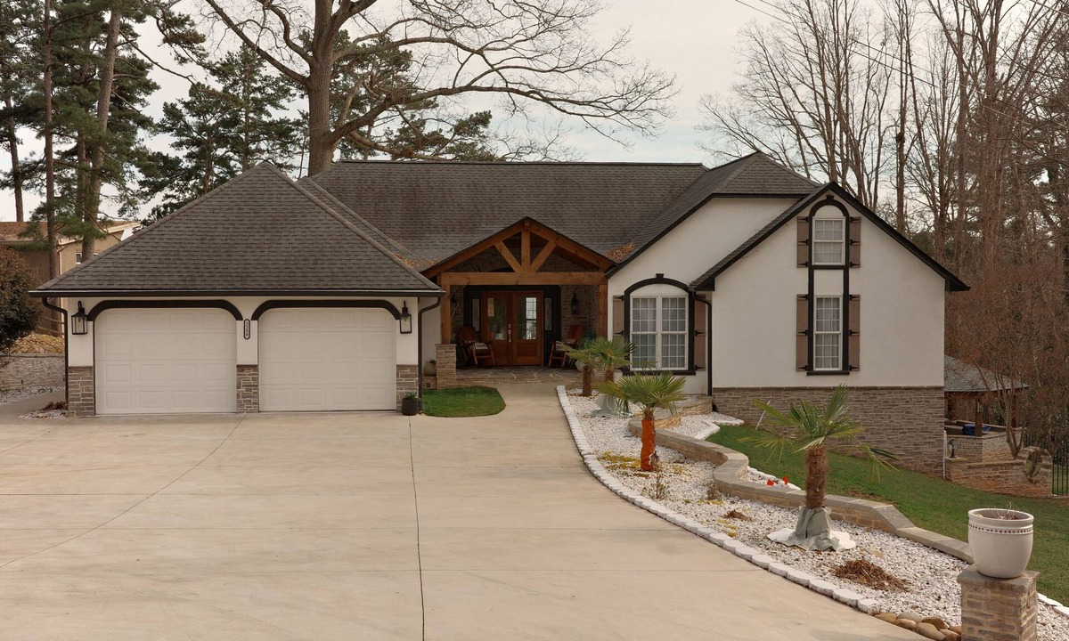 Gainesville House | Vista Lanier