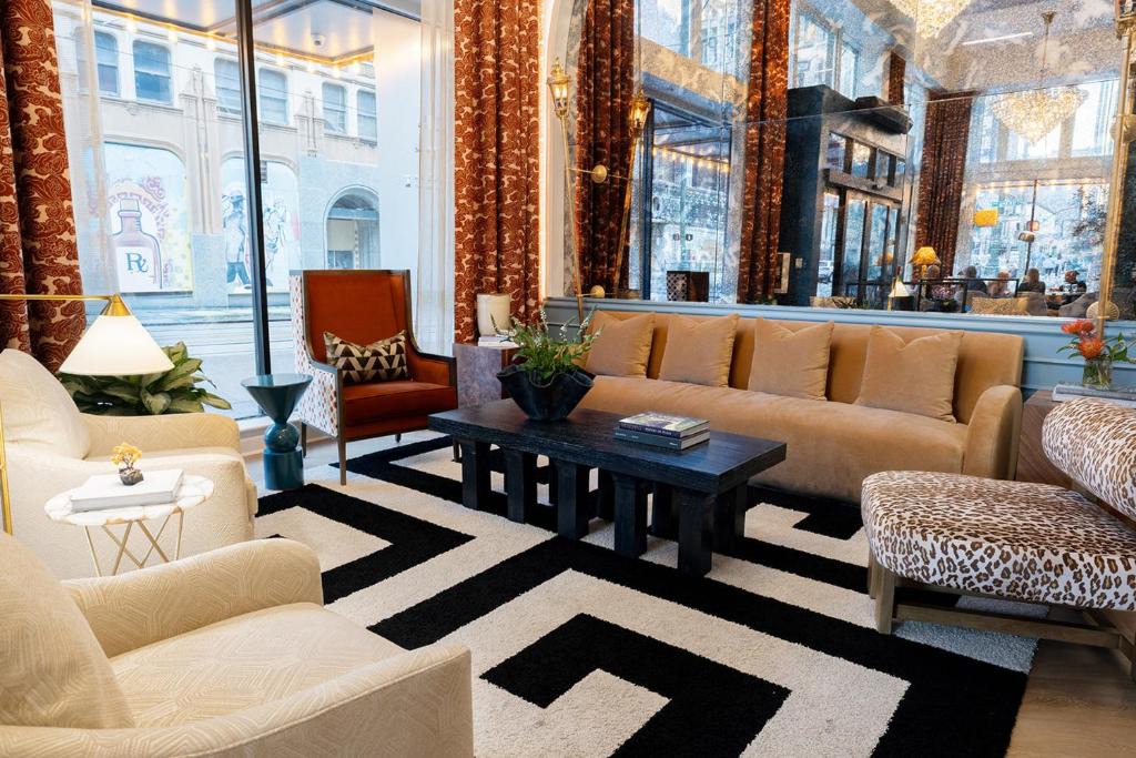 Downtown Memphis Hotel | voco Hotel Napoleon Memphis by IHG