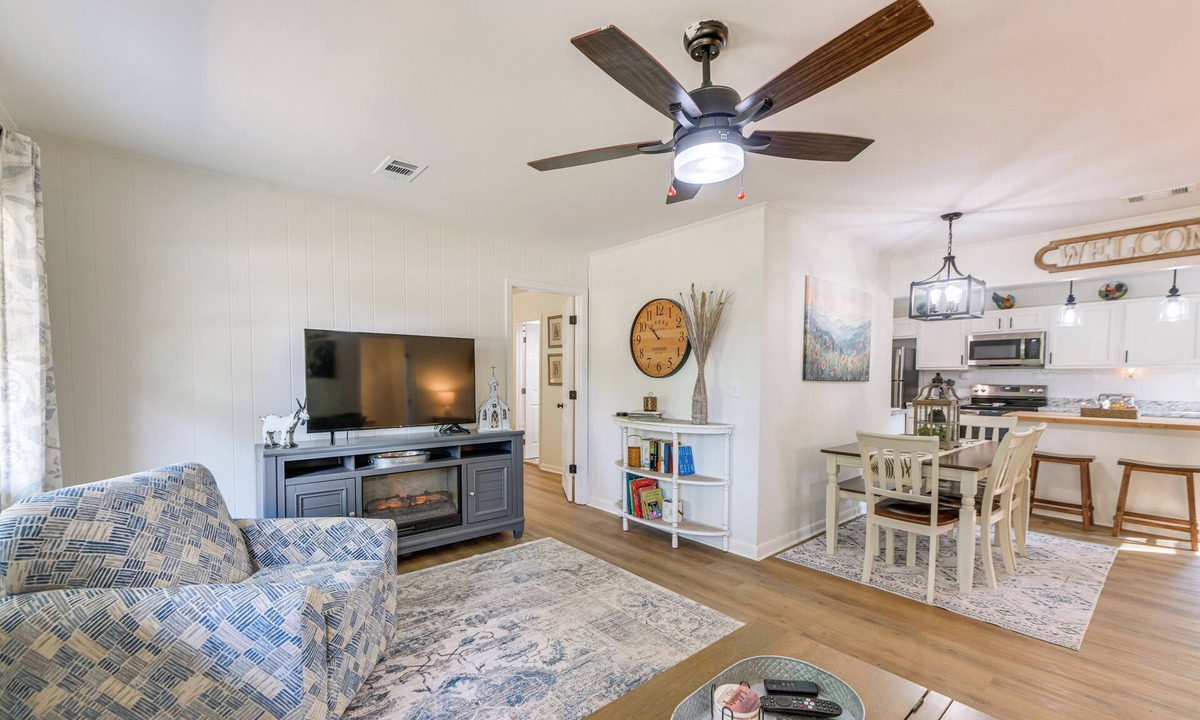 Pine Mountain House | Walk to Dtwn Pine Mountain! Quiet Cottage w/Yard