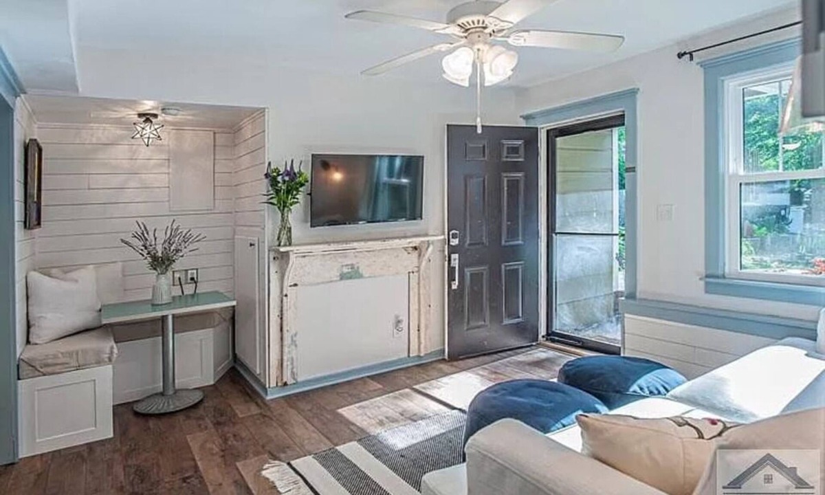Athens House | Walkable, 1BR/1BA, w/d, Kitchen, Updated, Coffee