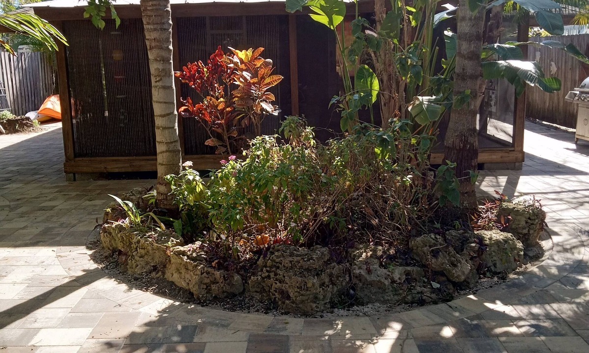 Cape Cay House | Waterfront $75 AUGUST Steal, kayak the Gulf, Dolphin, manatees, Hudson Beach