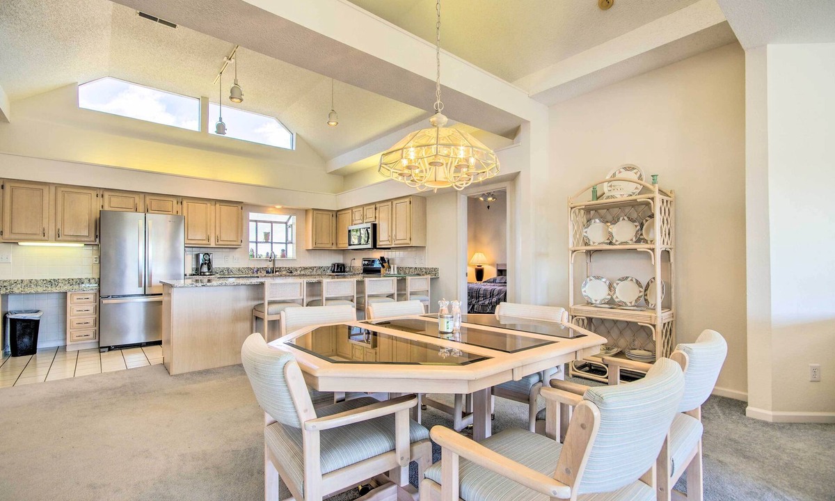 Lake Ozark Apartment | Waterfront Condo w/Resort Perks in Lake Ozark!