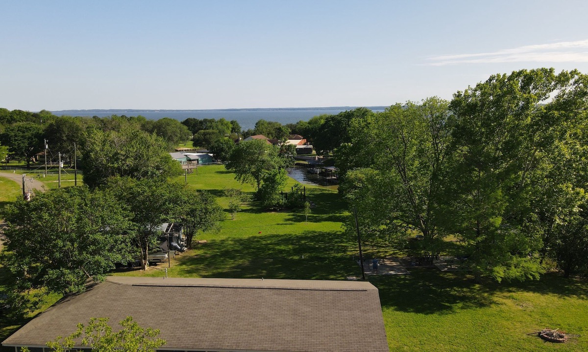 West Livingston House | Waterfront home with 6 lots to play on.