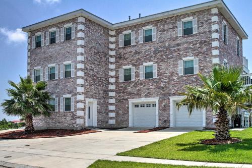 New Orleans East Area Villa | Waterfront NOLA Villa: 23 Mi to French Quarter!