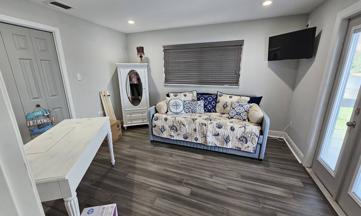 Clearwater House | WATERFRONT PROPERTY - short term rentaln
