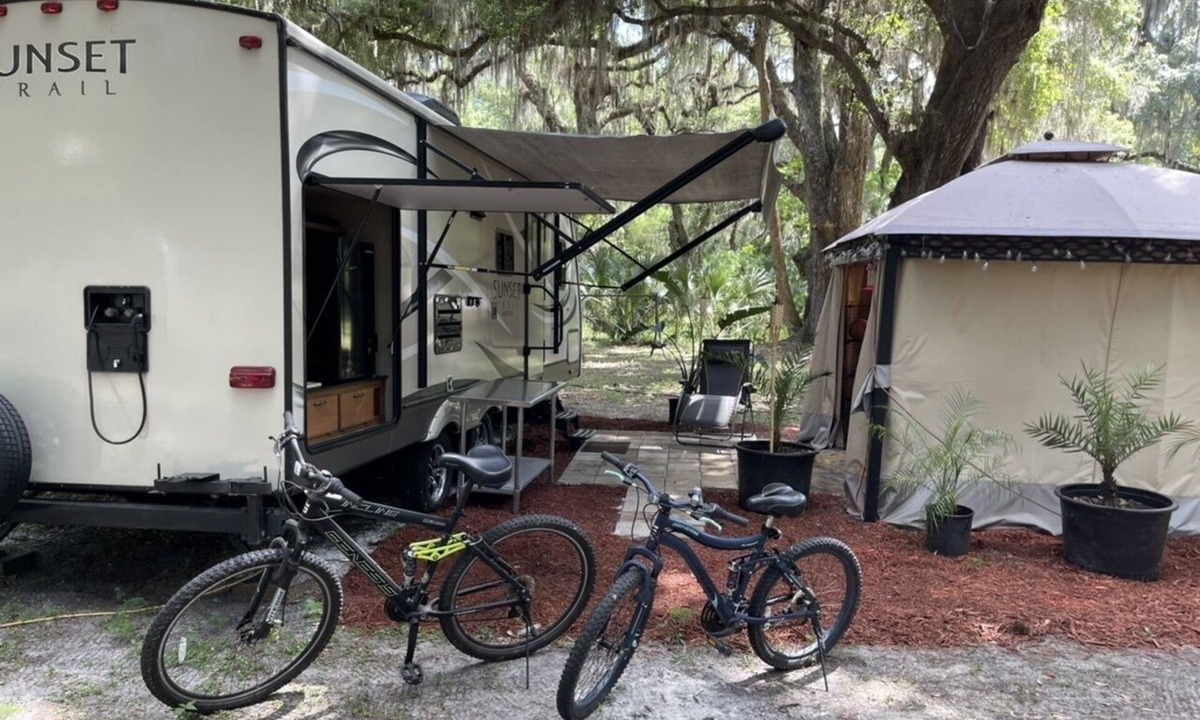 Glenwood House | Waterfront RV