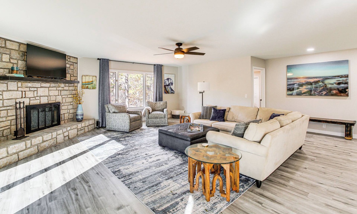 Hot Springs Village House | Waterfront Lake Coronado Home w/Deck & Views