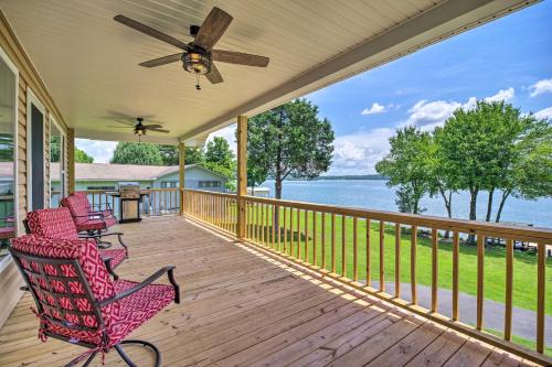 Spring City House | Watts Bar Lake Escape: Private Boat Dock + Ramp!