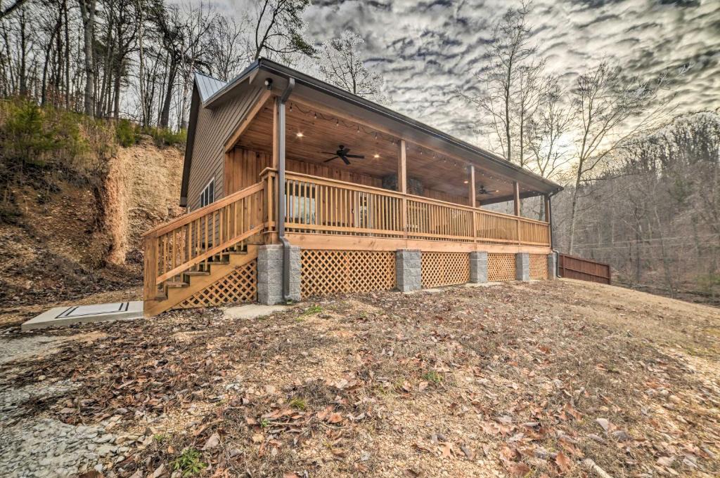 Waverly House | Waverly Cabin, Close to Kentucky Lake Access!