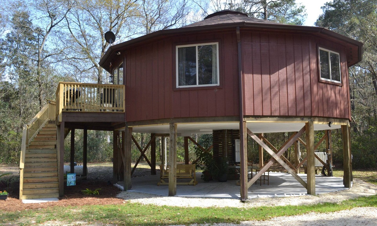 Midway House | Weathered - 1 mile to Sunbury Boat Ramp & 35 min to Historic Savannah