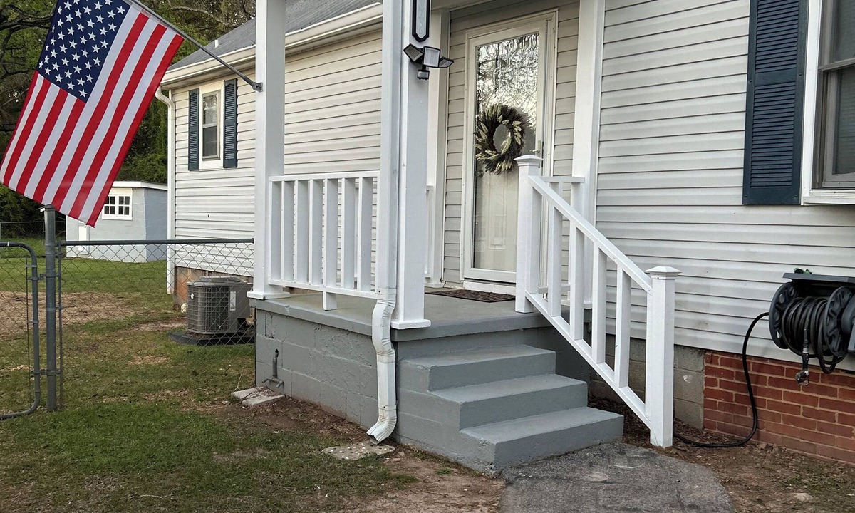 Weaver Apartment | Weaver Station - Your rest stop on the Ladiga Trail!