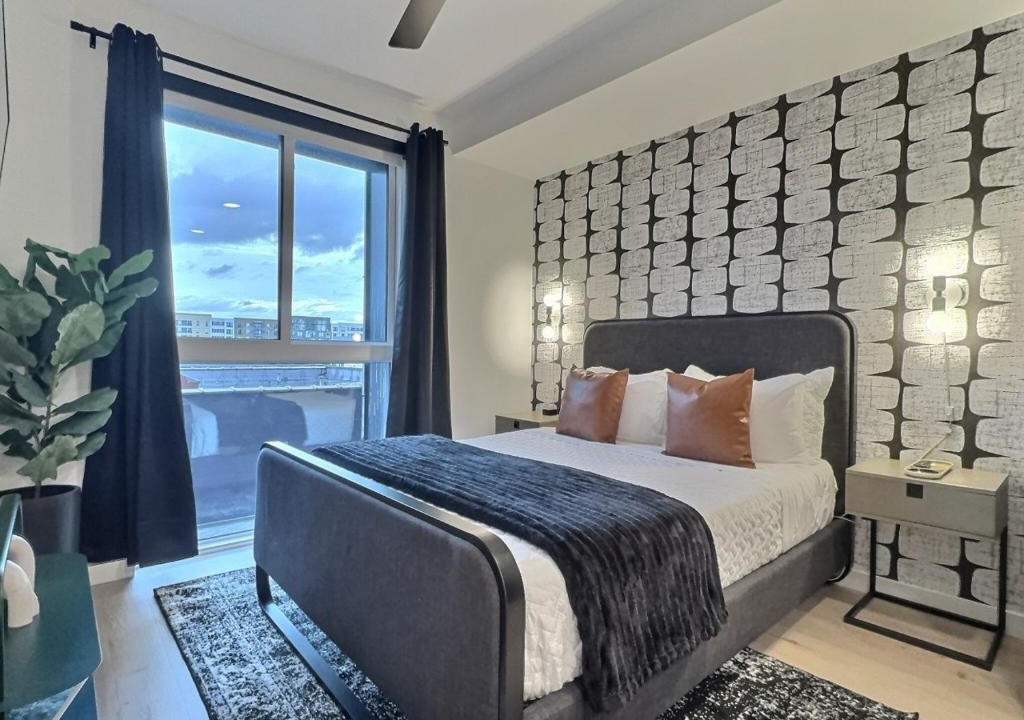 Five Points South Apartment | Weekend Base, Walk to Stadium and Great Eats