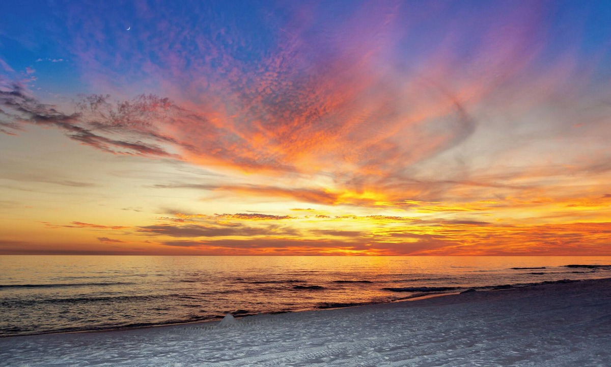 Avalon Beach Estates House | Welcome to Blue Surf 22 ~ Newly Remodeled Coastal Condo with FREE Beach Service