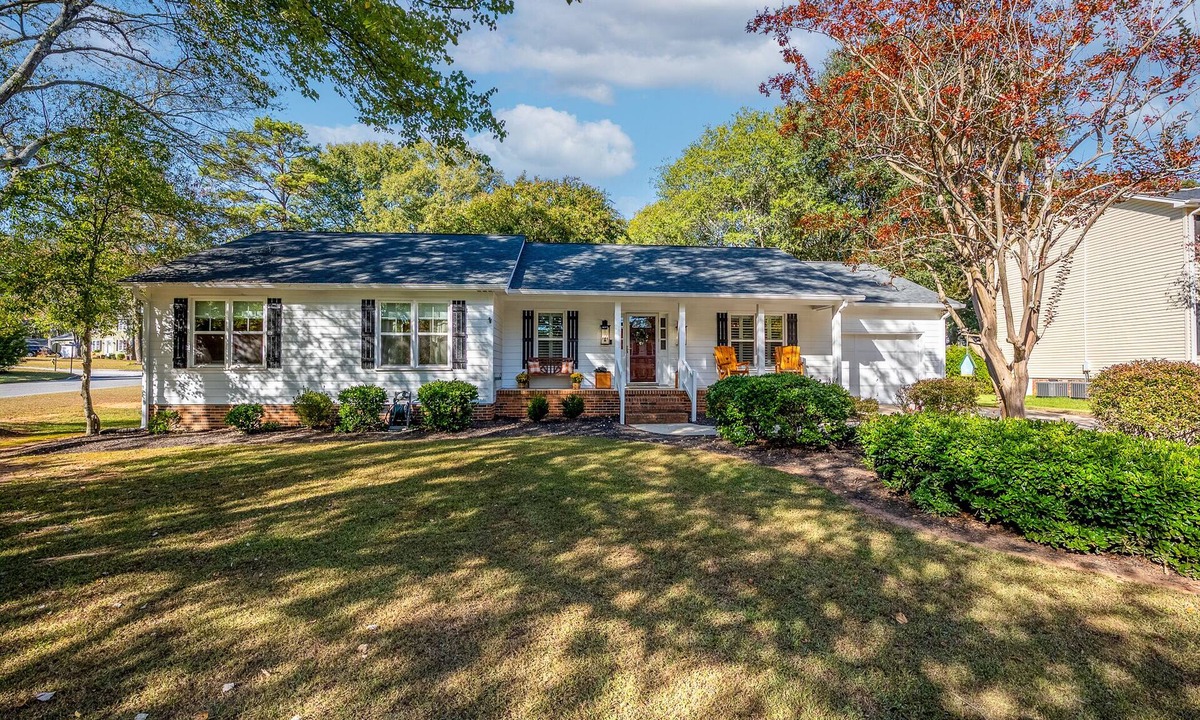 Simpsonville House | Welcome to The Taylor House; Simpsonville gem that offers more than just a stay.