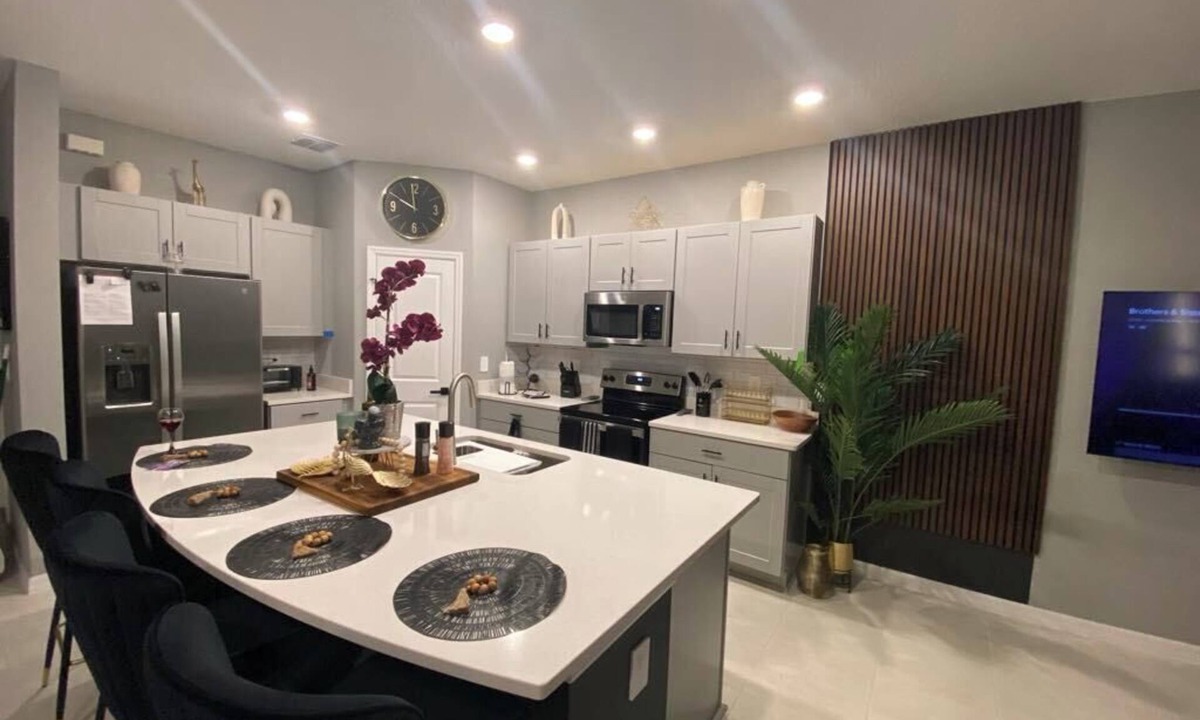 Solivita House | Welcome To Wynwood Gardens! Just minutes from shops, restaurants & Disney parks.