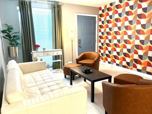 Midtown Apartment | Welcome travelTechs, Xai, Claude, Google, Medical Residents, Tourists