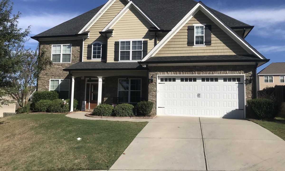 Riverwood Plantation House | Well maintained, comfortable home accessible to masters, near Champions Retreat