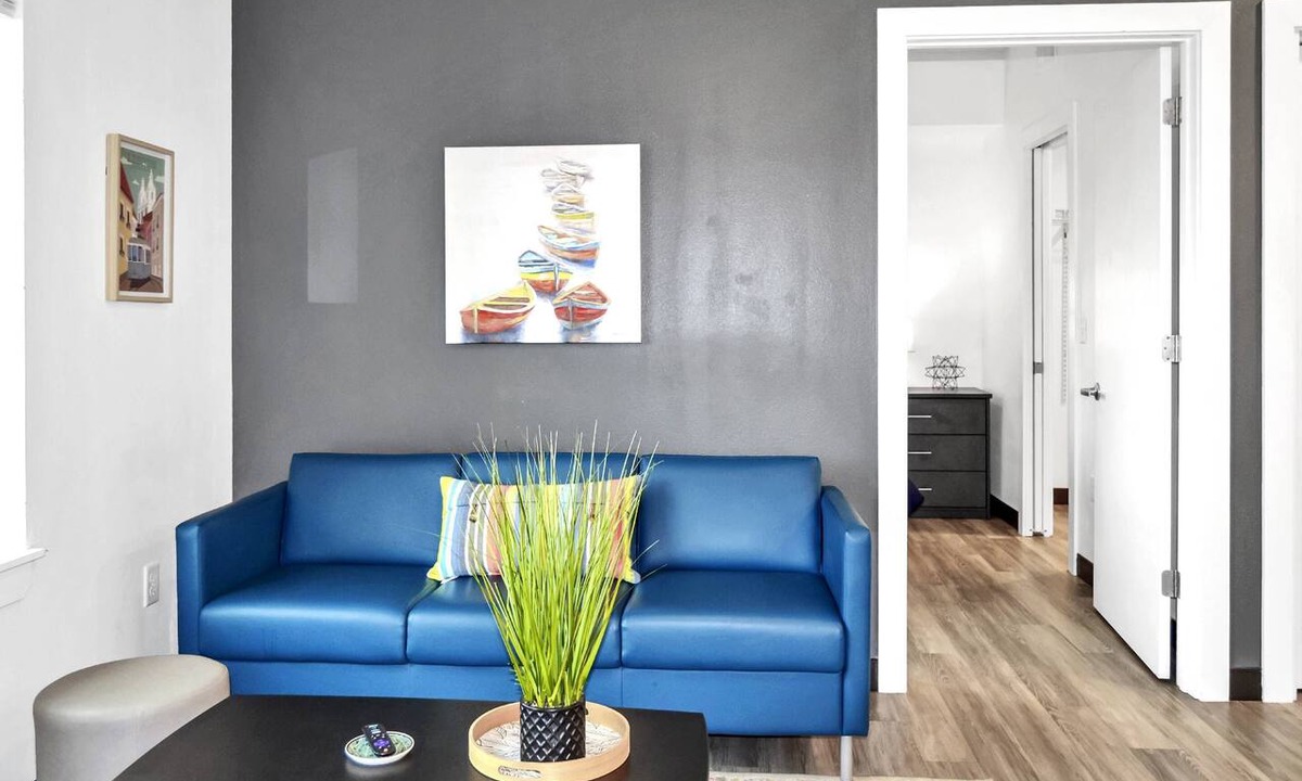 Zephyrhills Condo | Wellness Stay Near Tennis & Pickleball | King Suite & Twin Room