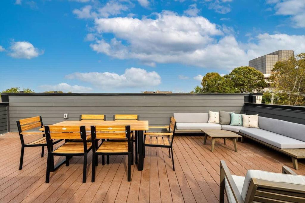 West End House | West End Oasis'- 2 Side by Side Homes - Patios