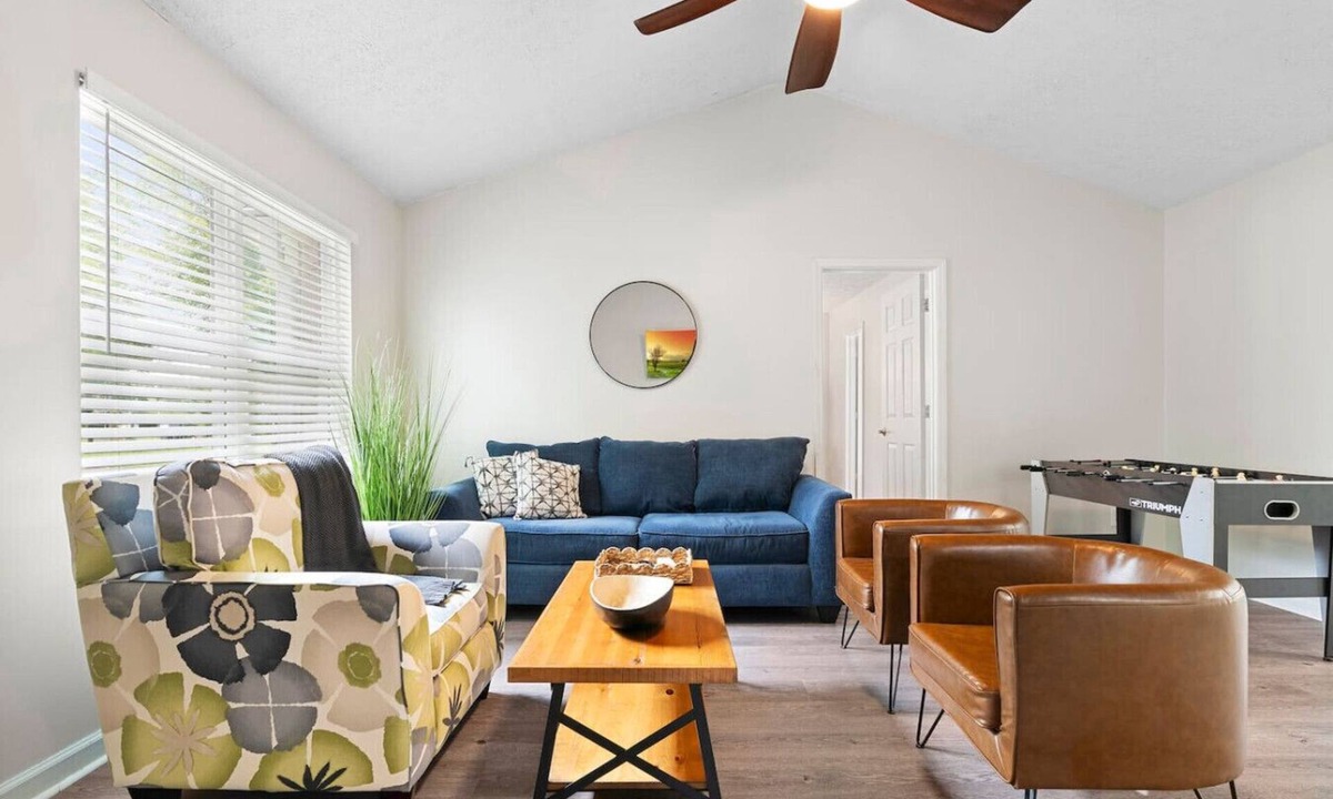Woodstock House | White Lantern Cottage DwtnWdsk