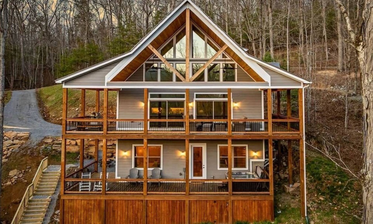 Young Harris House | Whitetail Crick; Creekfront, hot tub, theatre room