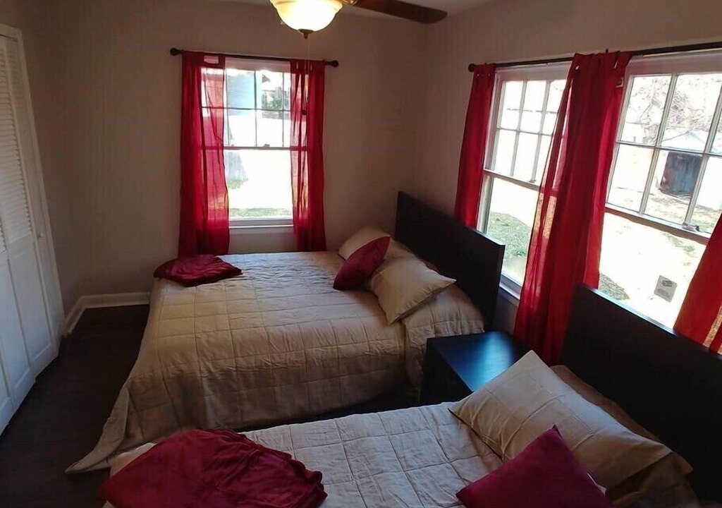 Vollintine-Evergreen Apartment | Willett 4 Adorable 1BR Apartment