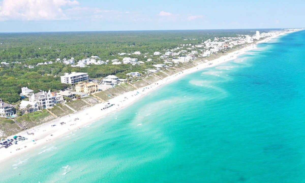 Seagrove Beach Condo | Wood Beach Retreat by Southern Vacation Rentals