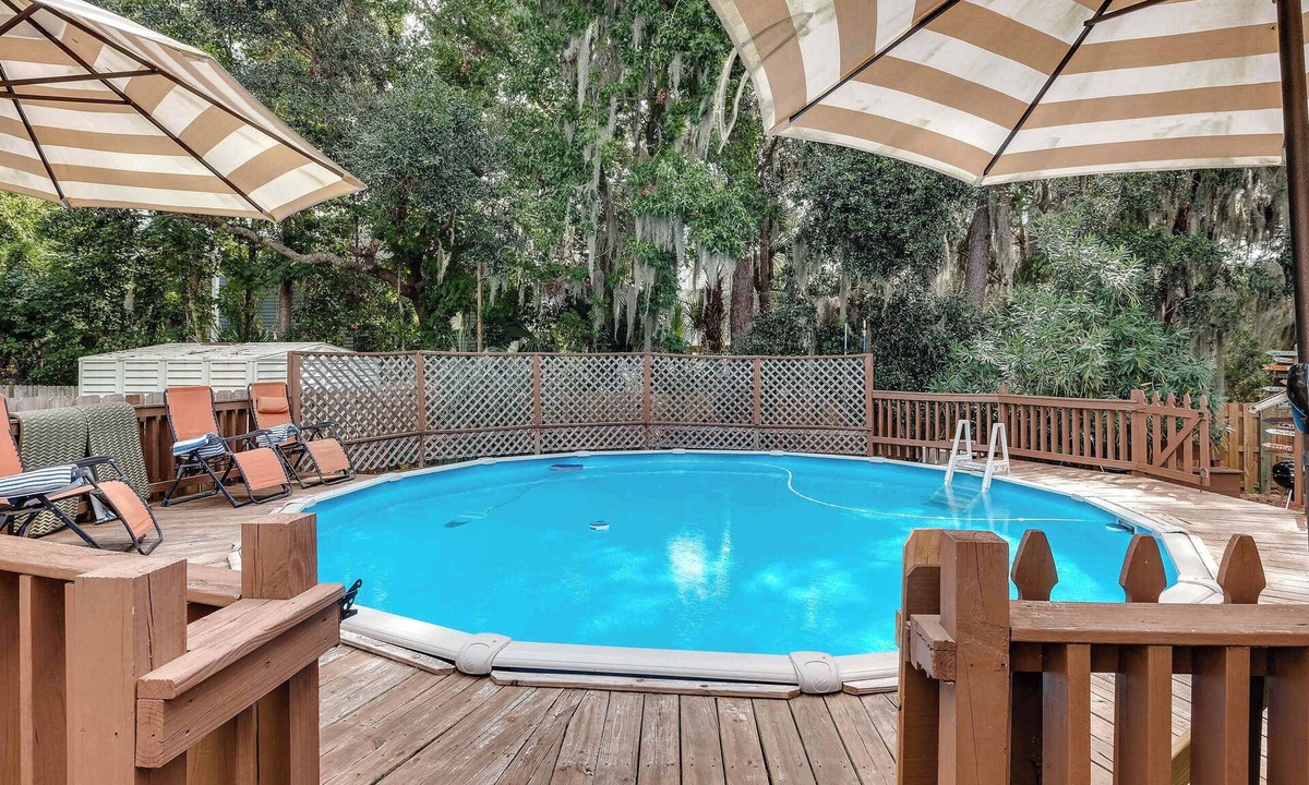 Savannah House | Year-Round Pool & Backyard Near Tybee Island