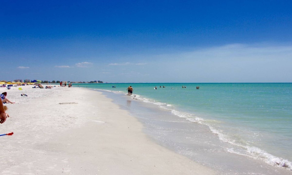 St. Pete Beach Resort | Your Beach Adventure Awaits! Garden View, Outdoor Pool, Free Parking and BIke