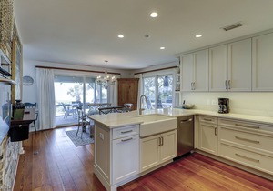 5 S. Beach Lagoon-Oceanfront Southern Charm, Pool, Play Area & Screened Porch