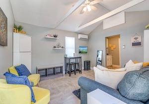 Comfortable studio close to the airport and downtown West Palm Beach and more