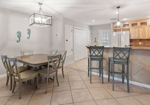 ~ Free Beach Service ~ 2Br/2Ba ~ Sleeps 8!