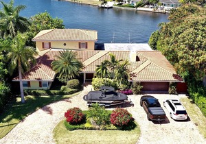 MIddle River Waterfront Island Style Retreat - 4 bd/3.5 bath