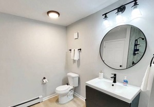 Modern 3-bedroom near downtown. Spacious & comfy.