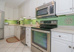 Single Story 3BR Townhome, 2 Minute Walk to Beach!
